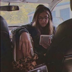 Meet your Posher, Kaprice